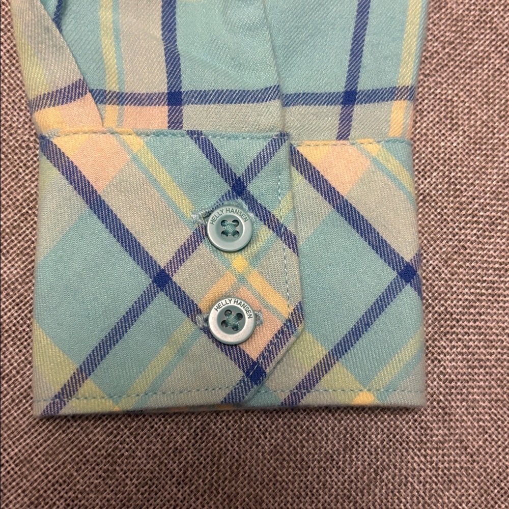 HELLY HANSEN Plaid button down flannel shirt, Sz Large. - Picture 6 of 11